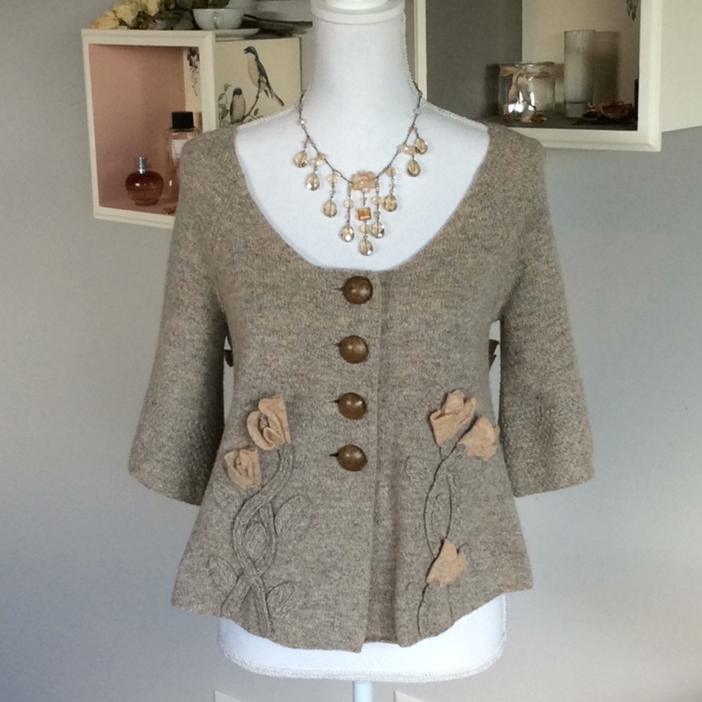 RARE ANTHRO/MOTH floral appliqué cardigan